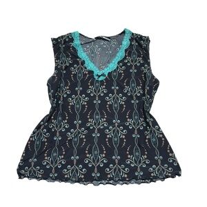 Studio Donatella Y2K Paisley Lace Trim V-Neck Tank Top